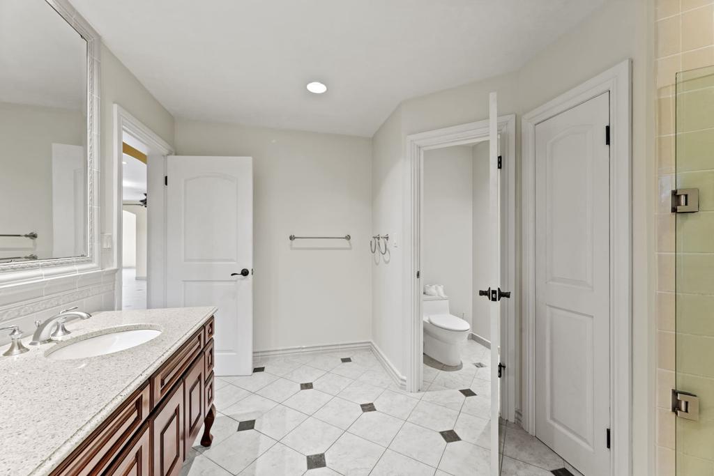 listing image with ID 25300