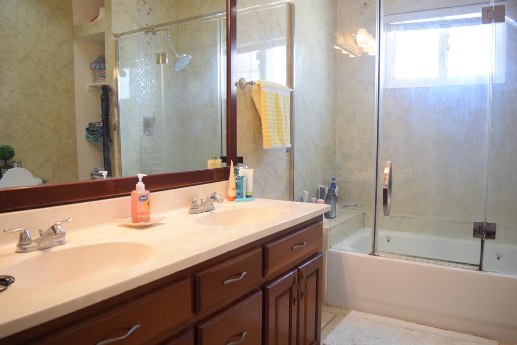 listing image with ID 25720