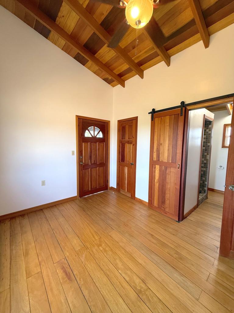 listing image with ID 49995