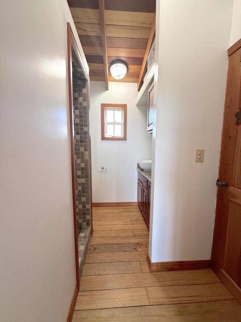 listing image with ID 50001