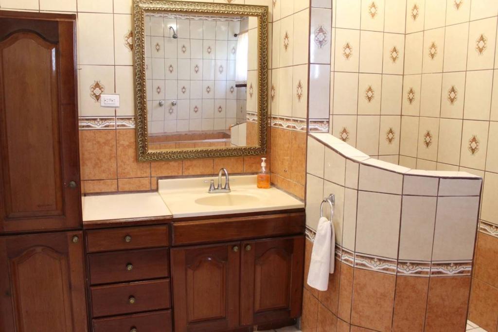 listing image with ID 67108