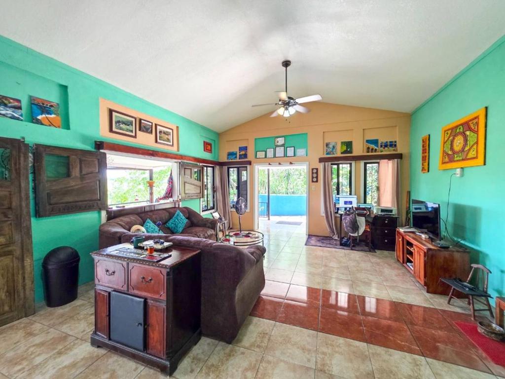 listing image with ID 64300