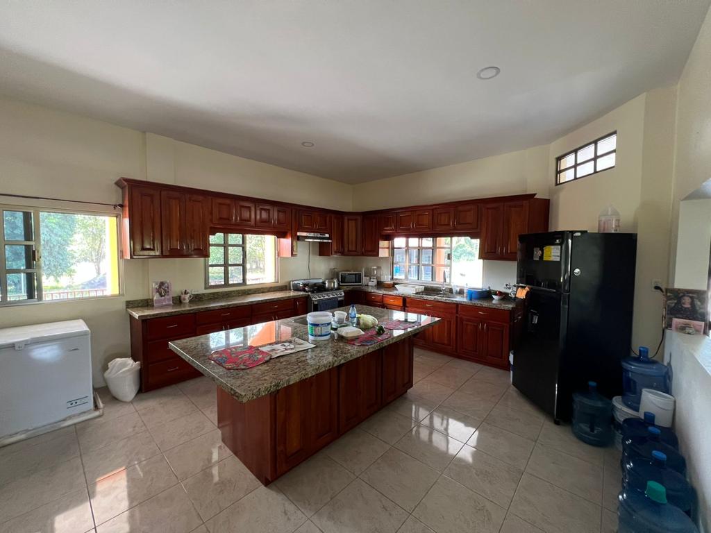listing image with ID 77744