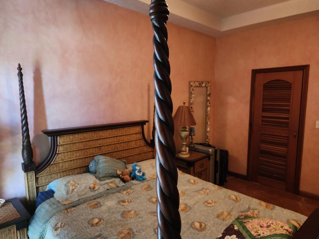 listing image with ID 104004