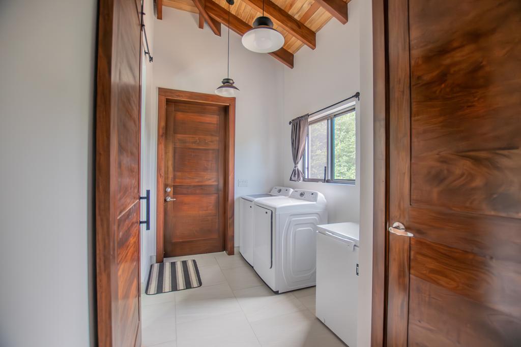 listing image with ID 100921