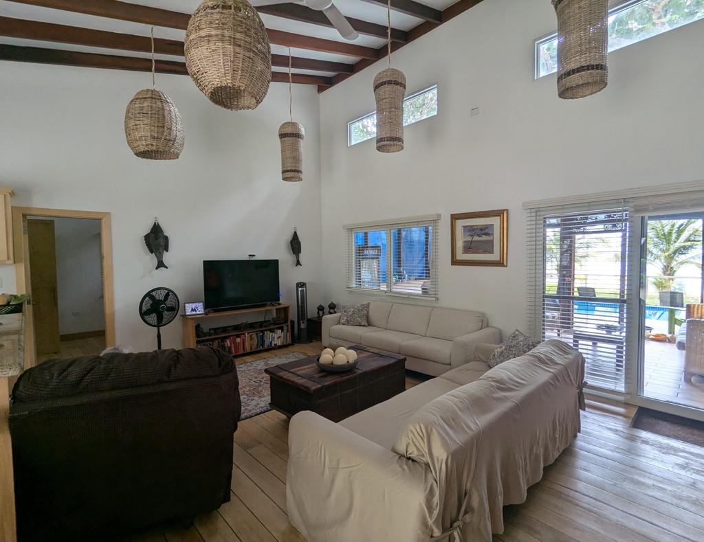 listing image with ID 104083