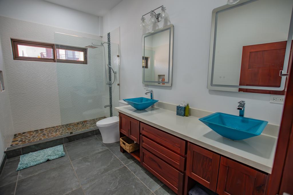 listing image with ID 104211