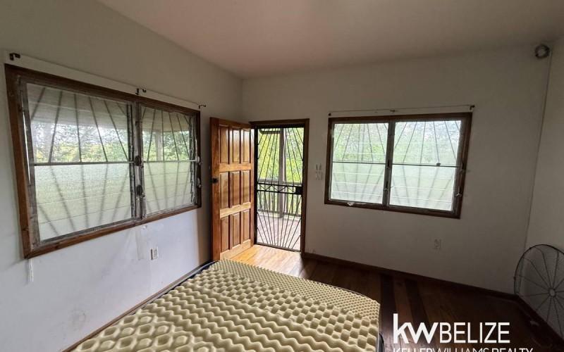 listing image with ID 74300