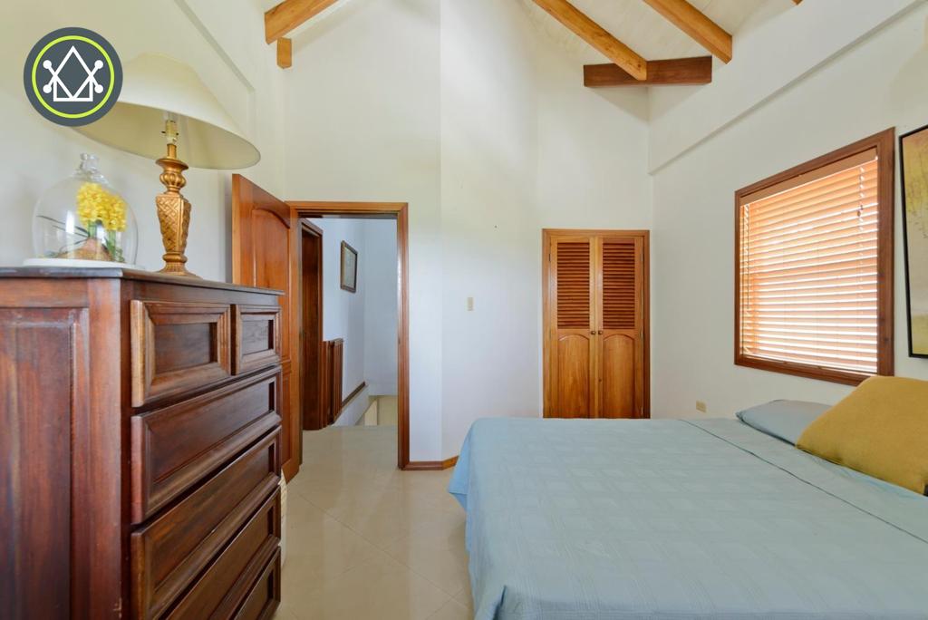 listing image with ID 90828