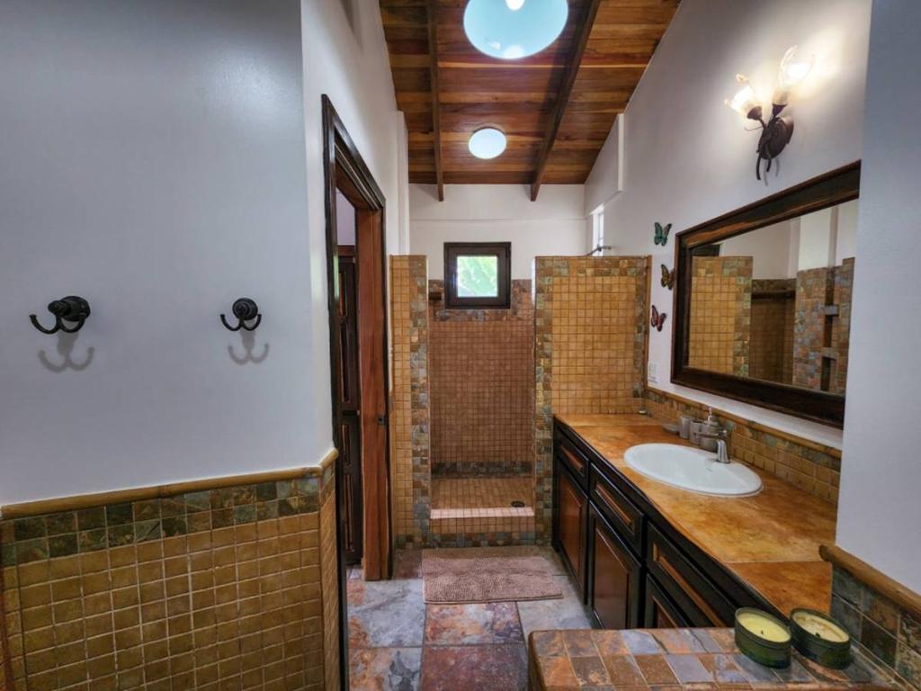 listing image with ID 102060