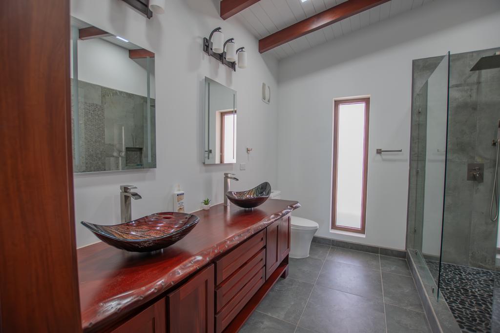 listing image with ID 104213